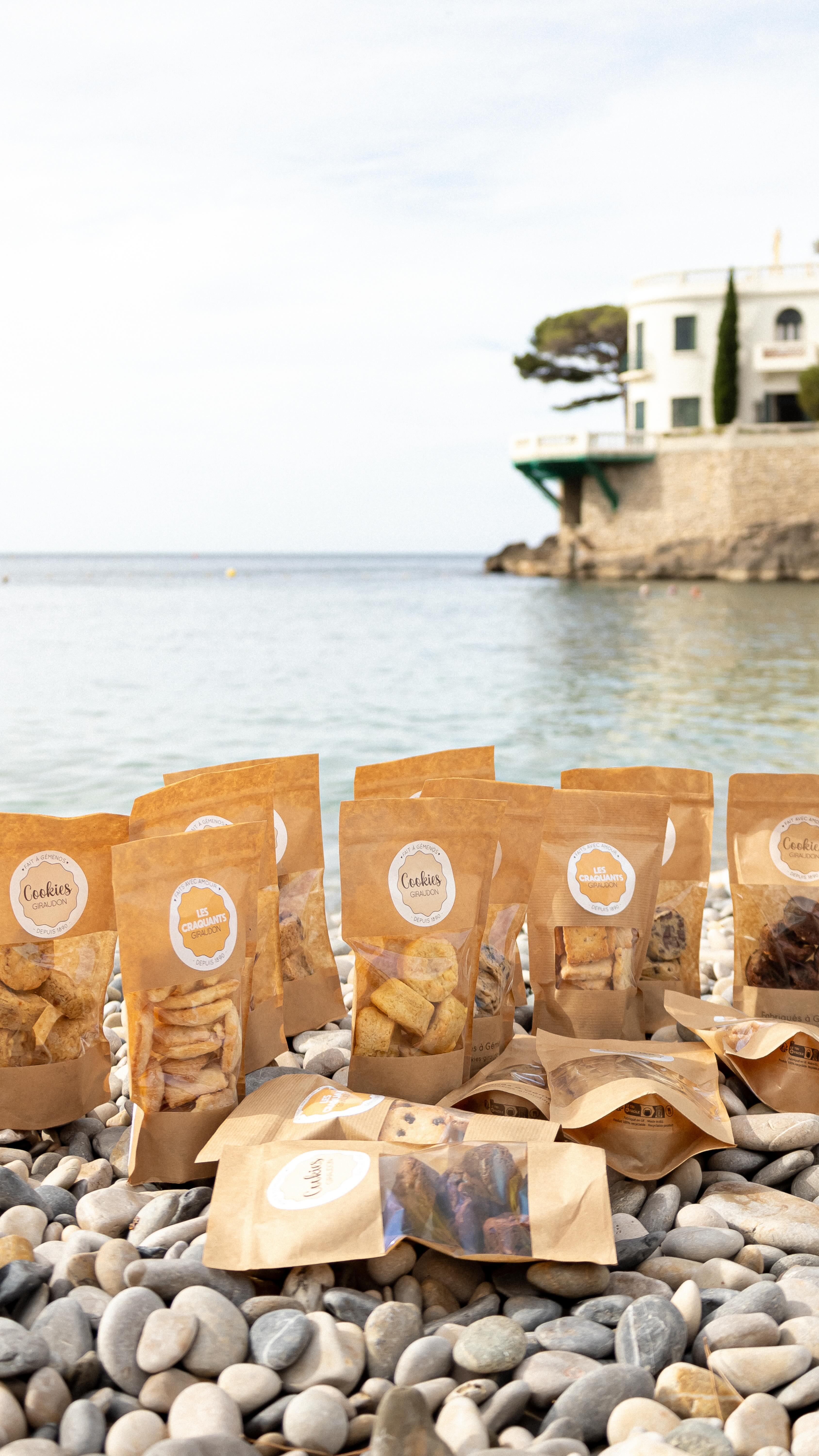 Les cookies Giraudon viennent à votre rencontre à Cassis! Découvrez les réactions gourmandes de ceux qui ont eu la chance de les goûter! Qui sait, la prochaine fois, ça pourrait être vous!

 Faits maison à Gémenos (13)
📍Disponibles dans plusieurs points de vente
💌 Plus d’infos sur notre site web (lien dans notre bio)

#CookiesGiraudon #food #CookiesAvecAmour #GourmandiseAuthentique #homemadewithlove #CookiesArtisanaux #FaitAvecAmour #Gémenos #CuisineArtisanale #marseille #madeinfrance