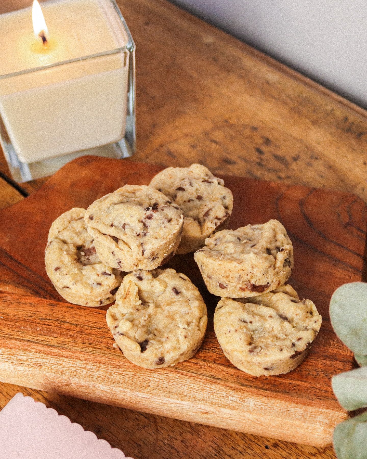 Du pur beurre, une grande déclinaison de saveurs et une texture tendre et moelleuse en bouche… 

Ces Cookies GIRAUDON sont tout simplement à tomber !

Qui est prêt à succomber ? 😍

 Faits maison à Gémenos (13)
📍Disponibles dans plusieurs points de vente
💌 Plus d’infos sur notre site web (lien dans notre bio)

#CookiesGiraudon #food #CookiesAvecAmour #GourmandiseAuthentique #homemadewithlove #CookiesArtisanaux #FaitAvecAmour #Gémenos #CuisineArtisanale #marseille #madeinfrance