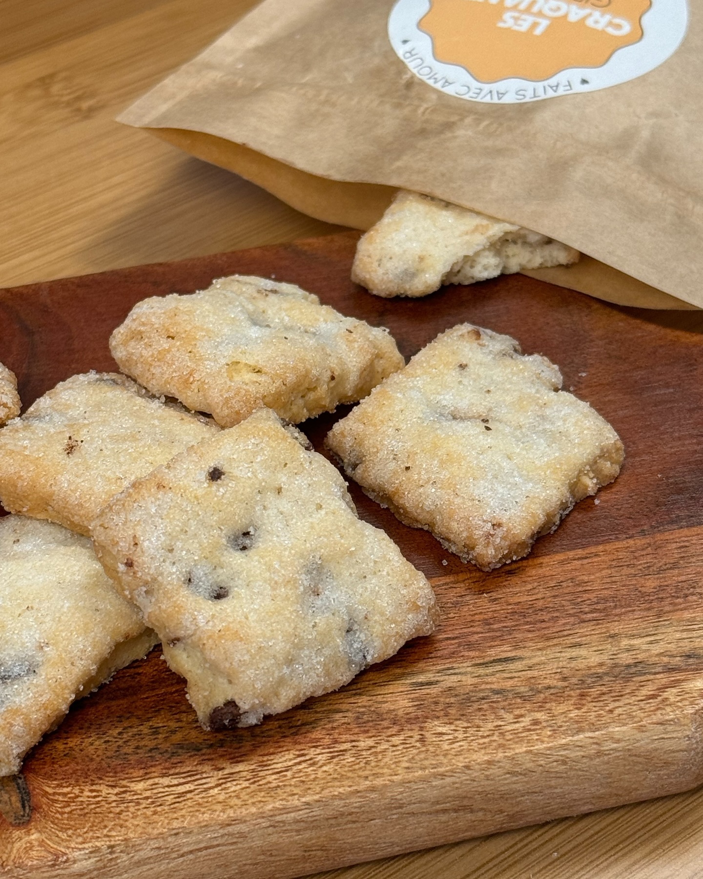 Les craquants Giraudon : un plaisir qui craque sous la dent. 
Le snack parfait pour une pause gourmande !

🍪 Faits maison à Gémenos (13)
📍Disponibles dans plusieurs points de vente
💌 Plus d’infos sur notre site web (lien dans notre bio)

#CookiesGiraudon #food #CookiesAvecAmour #GourmandiseAuthentique #homemadewithlove #CookiesArtisanaux #FaitAvecAmour #Gémenos #CuisineArtisanale #marseille #madeinfrance