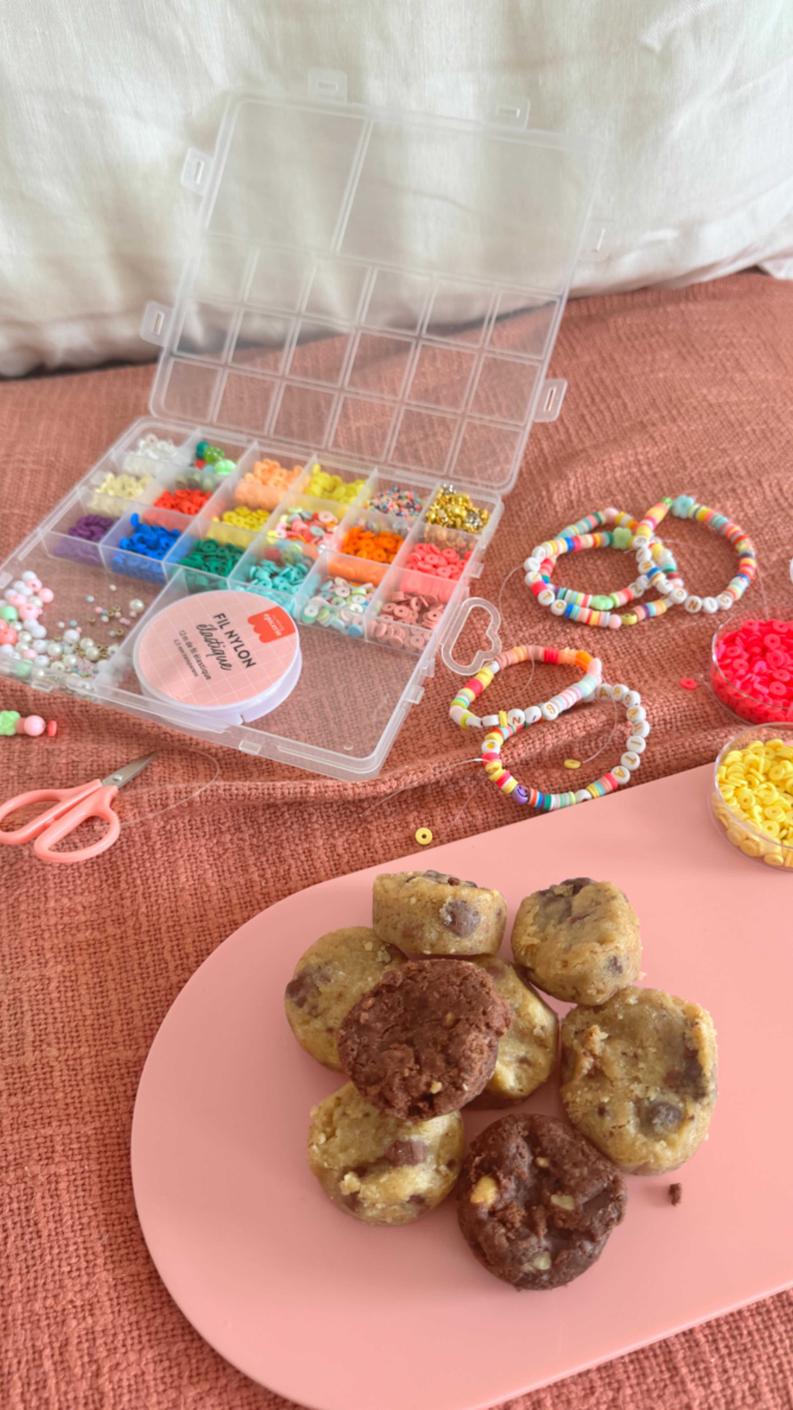 La créativité à son comble ! Aujourd’hui, on confectionne de jolis bracelets en perles et on se régale avec nos cookies Giraudon. Parce que l’inspiration passe aussi par les papilles ! 🎨

🍪 Faits maison à Gémenos (13)
📍Disponibles dans plusieurs points de vente
💌 Plus d’infos sur notre site web (lien dans notre bio)

#CookiesGiraudon #Bonheur #CookiesAvecAmour #GourmandiseAuthentique #homemadewithlove #CookiesArtisanaux #FaitAvecAmour #Gémenos #CuisineArtisanale #marseille #MadeInFrance
