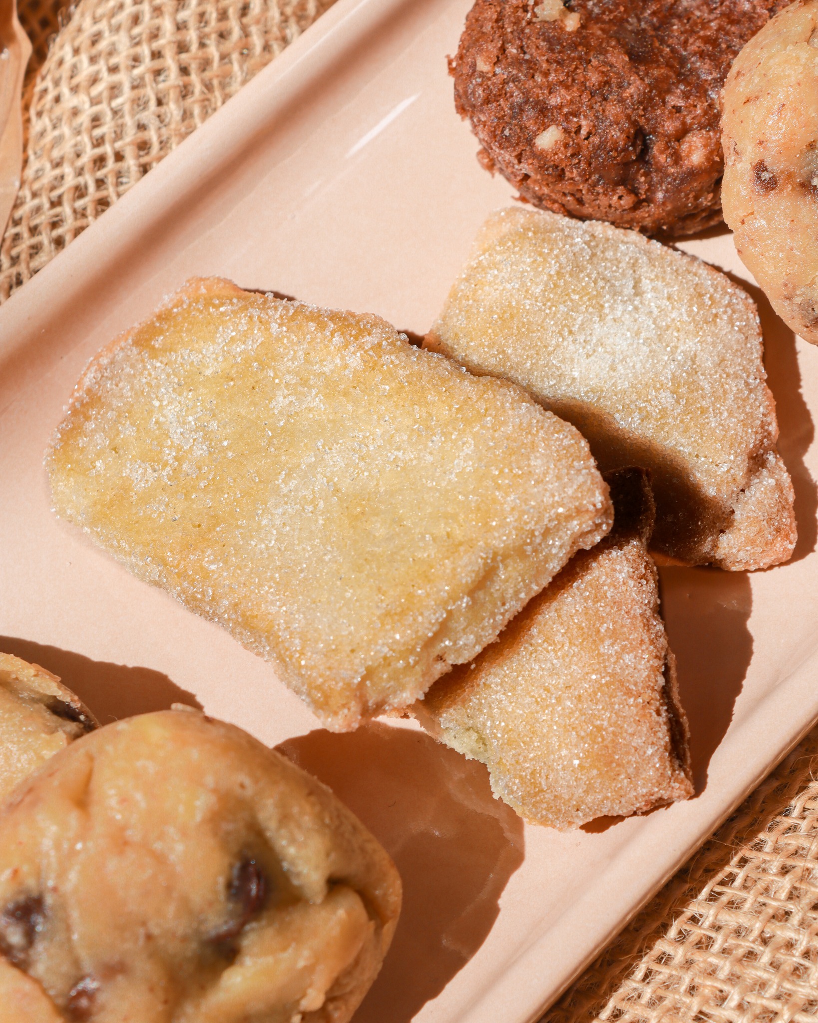 Nos cookies sont comme des rayons de soleil, sauf qu'ils sont comestibles. 🌞

🍪 Faits maison à Gémenos (13)
📍Disponibles dans plusieurs points de vente
💌 Plus d’infos sur notre site web (lien dans notre bio)

#CookiesGiraudon #Bonheur #CookiesAvecAmour #GourmandiseAuthentique #homemadewithlove #CookiesArtisanaux #FaitAvecAmour #Gémenos #CuisineArtisanale #marseille #MadeInFrance