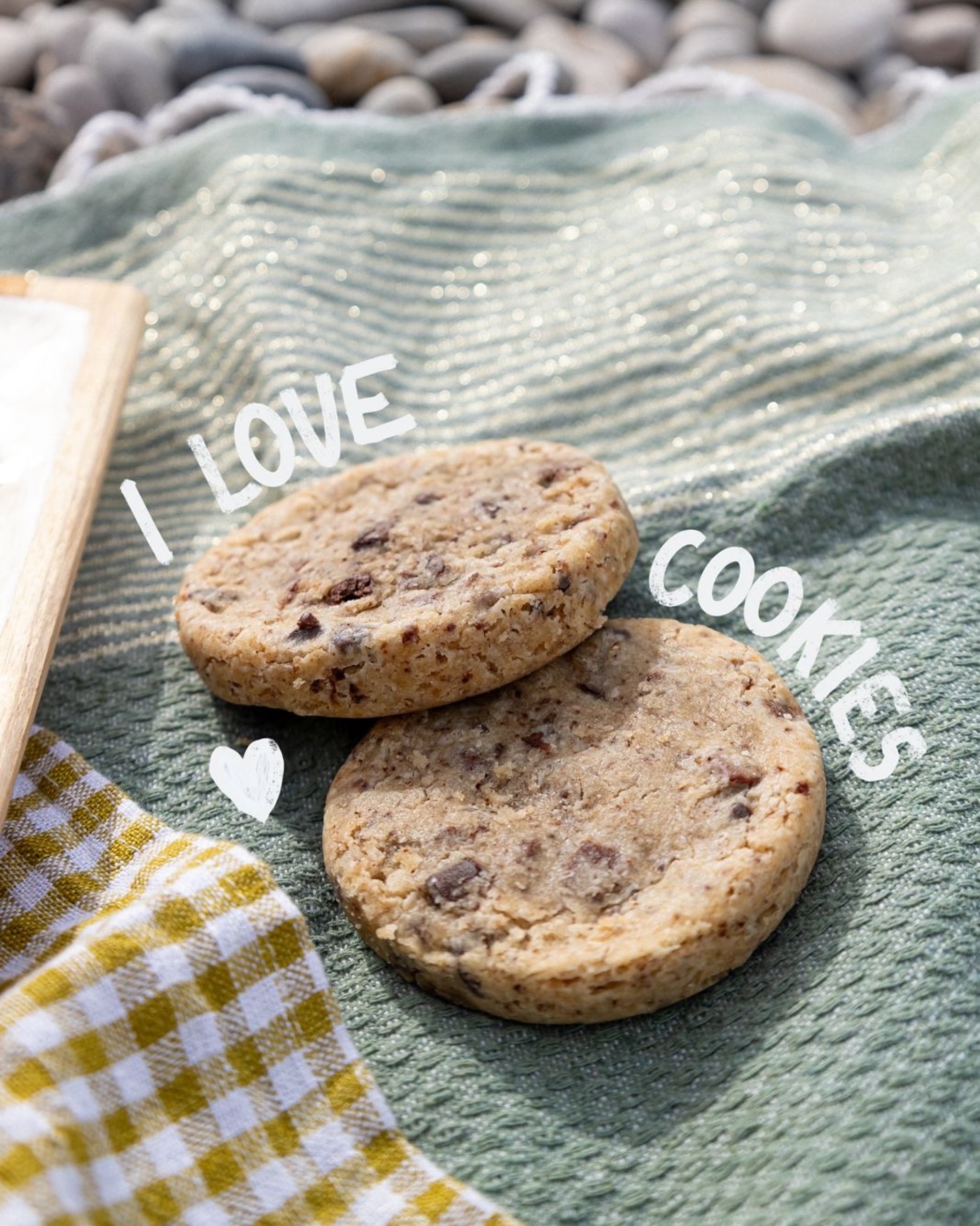 Tout ce dont vous avez besoin, c’est de l’amour et des Cookies !!

🍪 Faits maison à Gémenos (13)
📍Disponibles dans plusieurs points de vente
💌 Plus d’infos sur notre site web (lien dans notre bio)

#CookiesGiraudon #Bonheur #CookiesAvecAmour #GourmandiseAuthentique #homemadewithlove #CookiesArtisanaux #FaitAvecAmour #Gémenos #CuisineArtisanale #marseille #MadeInFrance