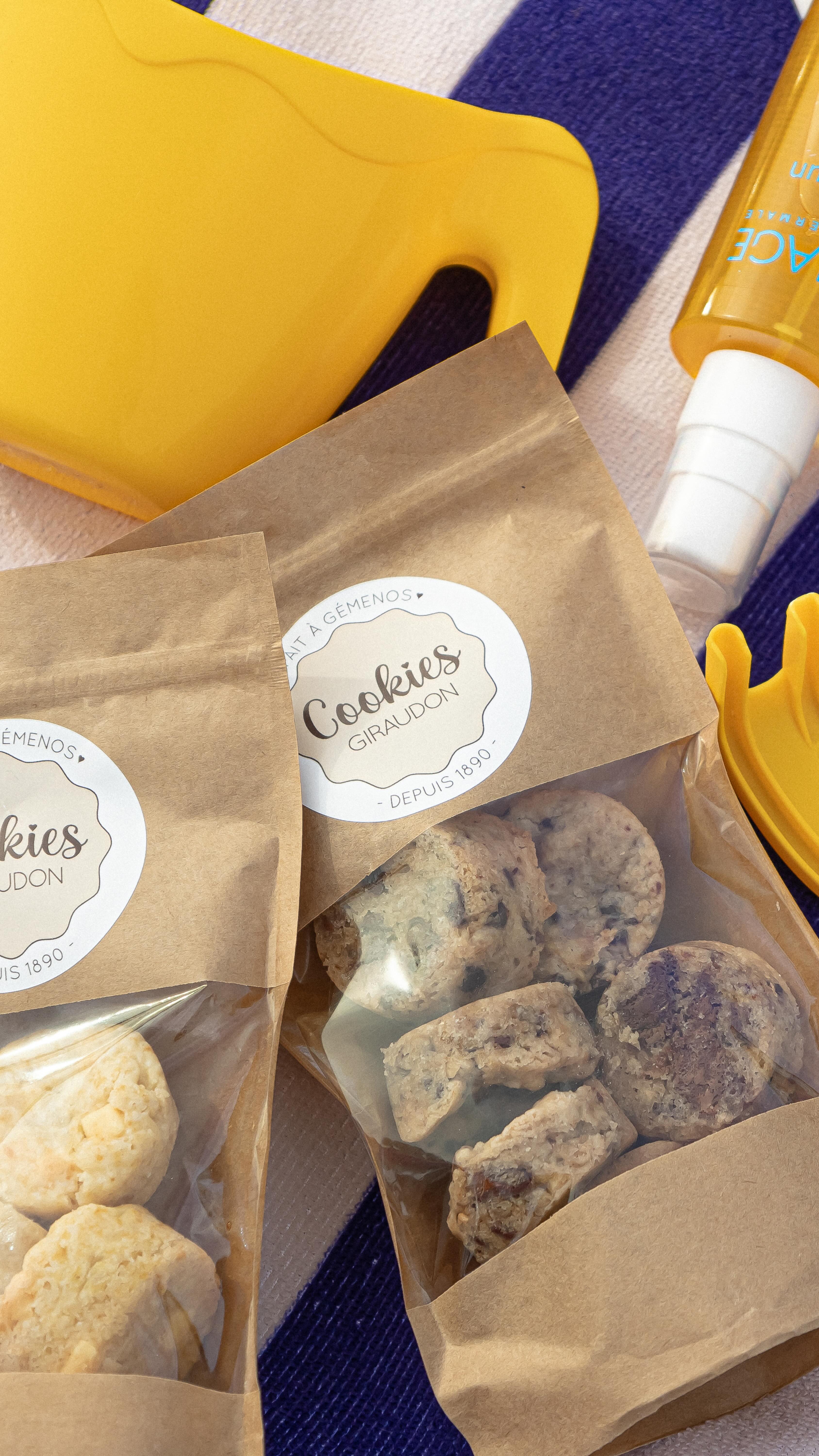 Soleil, sable, et cookies : le trio parfait pour une journée à la plage. 🏖️

🍪 Faits maison à Gémenos (13)
📍Disponibles dans plusieurs points de vente
💌 Plus d’infos sur notre site web (lien dans notre bio)

#CookiesGiraudon #food #CookiesAvecAmour #GourmandiseAuthentique #homemadewithlove #CookiesArtisanaux #FaitAvecAmour #Gémenos #CuisineArtisanale #marseille #madeinfrance